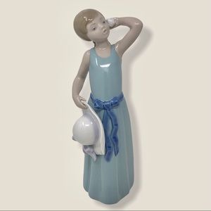 Lladro Glossy Porcelain Prissy Coiffure Girl Flower & Hat Blue Art Figurine